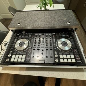 PIONEER DDJ SX3 BRAND NEW!!! W/ ROAD CASE NON NEGOTIABLE